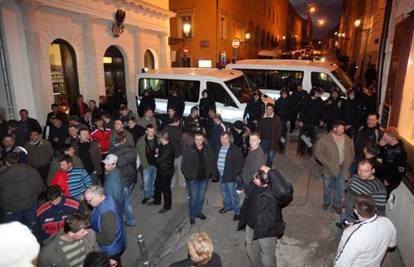 Mljekari nisu stigli do premijera pa su se povukli u krizni stožer