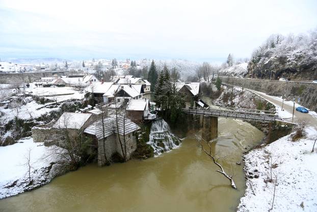 Novi snježni prekrivač prekrio  je Rastoke