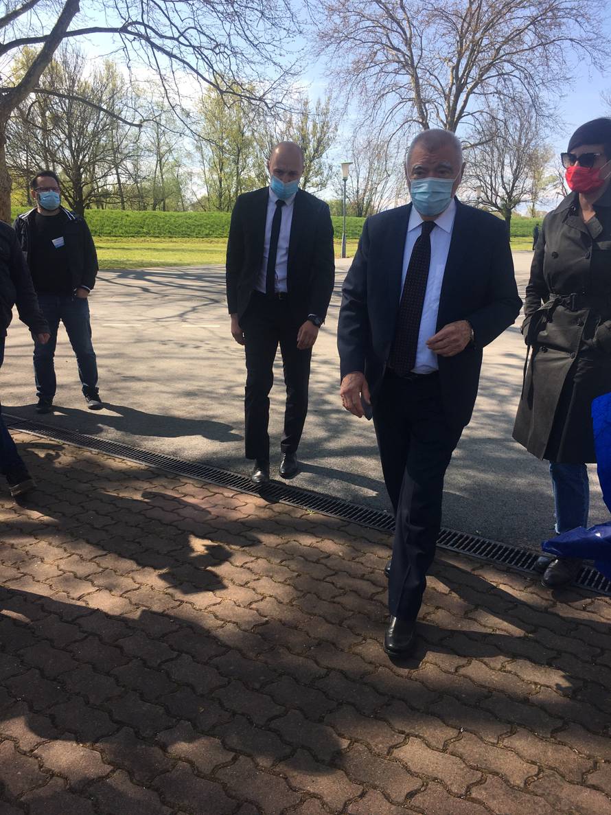 Grbin: Dvostrukih konotacija nema, 'Za dom spremni' je zločinački pozdrav, riješite to