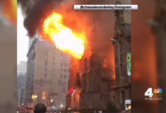 Požar u pravoslavnoj katedrali: Gasilo ga čak 170 vatrogasaca