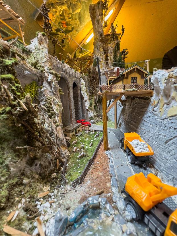 Oživio željeznicu koja je povezivala Konavle s Bečom: Pero je bajkovitu maketu gradio 12 godina