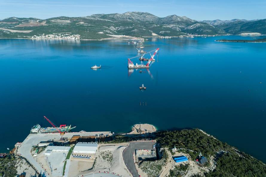 Pogled iz zraka: Pelješki most je i dalje gradilište, ne zadugo...