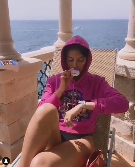 Ronaldova cura uživa na terasi u Dubrovniku i izbjeljuje zube