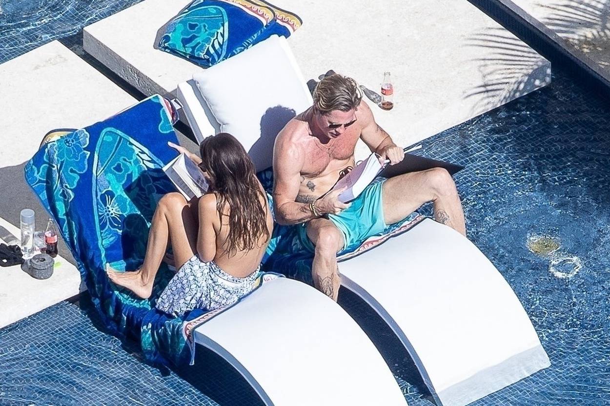 *PREMIUM-EXCLUSIVE* Brad Pitt seems to be getting VERY serious with his new girlfriend Ines de Ramon as the hot new couple are seen enjoying some time under the sun together in Cabo.