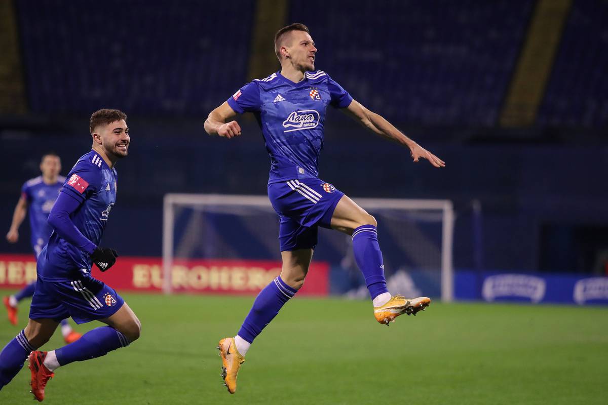 Ferro of Hajduk Split and Mislav Orsic of Dinamo Zagreb during the HT First  League match