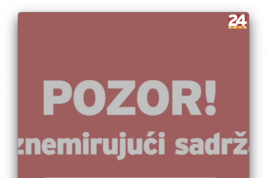 Uznemirujuć video: Automobil pokušao razbiti blokadu prosvjednika, jednog udario pa nosio ga na haubi