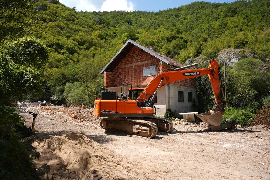 Na izvoru Une u Donjoj Suvaji Darko Rundek s prijateljima, održao besplatan koncert