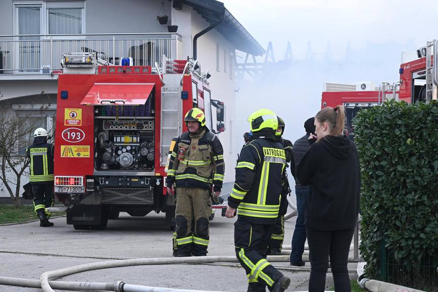 Zagreb: U skladištu guma u Zagrebačkoj ulici u Sesvetama izbio je požar