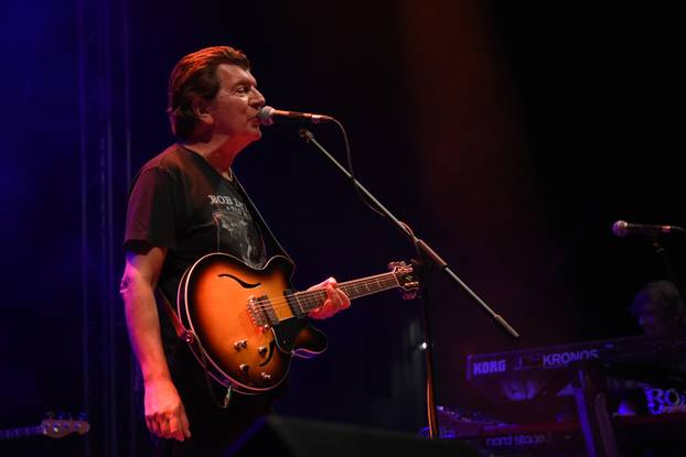 Pula: Bajaga opet oduševio publiku u Puli