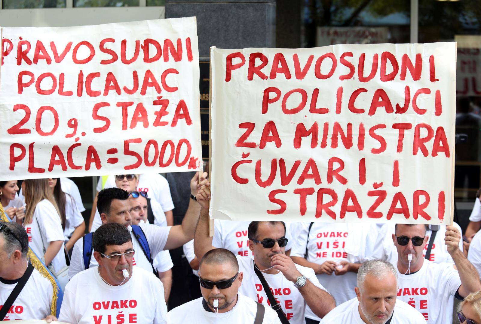 Zagreb: Prosvjed Sindikata pravosudne policije ispred Ministarstva pravosuÄa