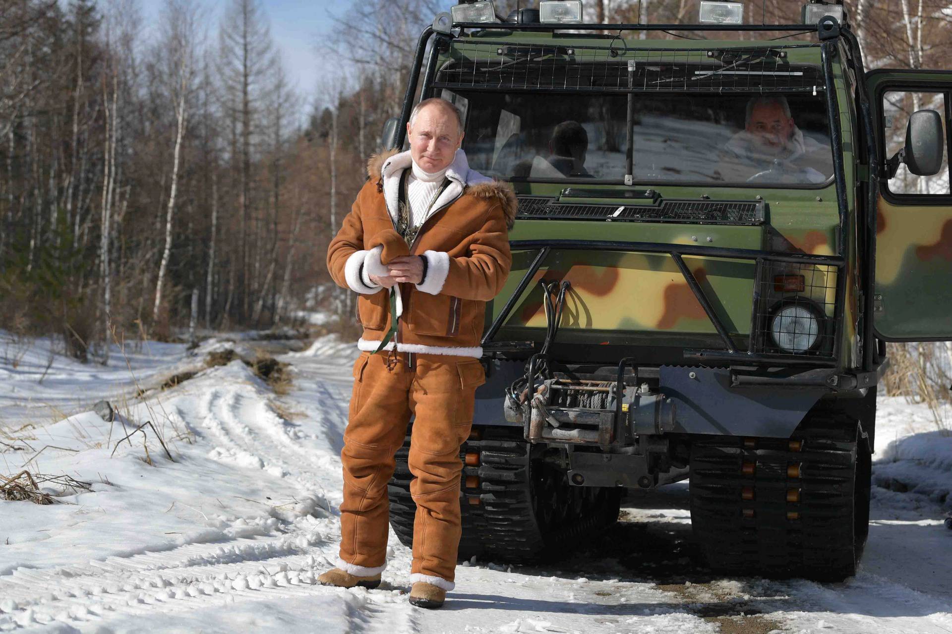Putin i ministar Šojgu vikend proveli uživajući u sibirskoj tajgi