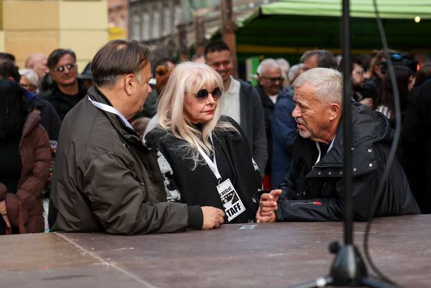 Sarajevo: Okupljanje građana u čast Halidu Bešliću