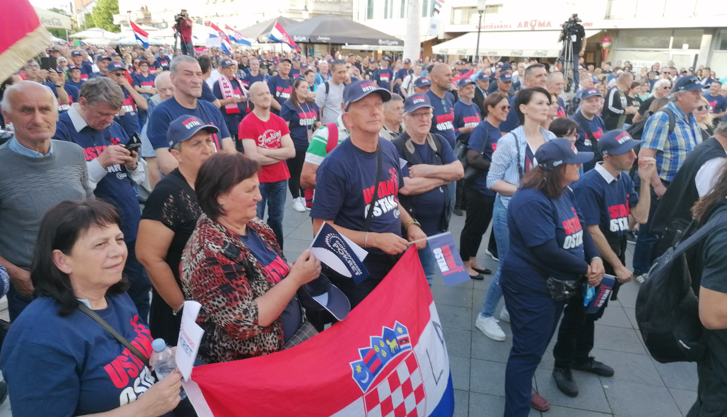 Veliki skup Domovinskog pokreta u Slavonskom Brodu: 'Borimo se za bolju Hrvatsku'