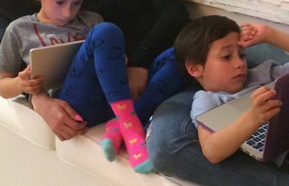 J.Lo uživa s djecom, no njih više zanimaju laptop i tablet