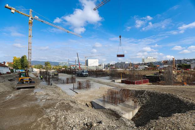Gradona?elnik Tomaševi? u obilasku gradnje stadiona u Kranj?evi?evoj ulici