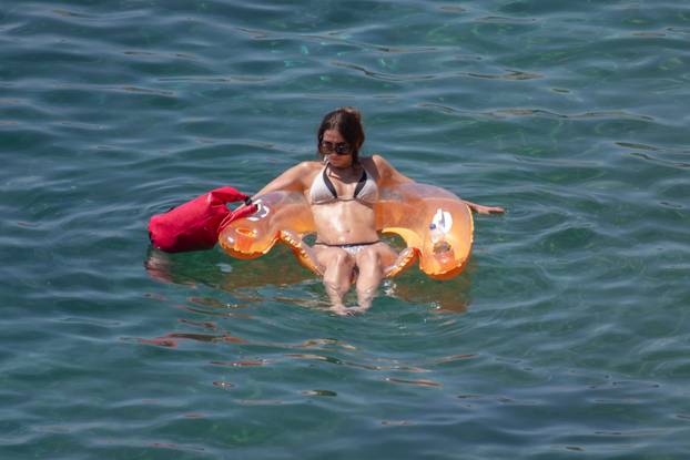 Dubrovnik: Turističke gužve u gradu i spas od vrućine u moru