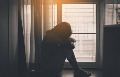 13 simptoma dječje depresije koje roditelji ne smiju ignorirati