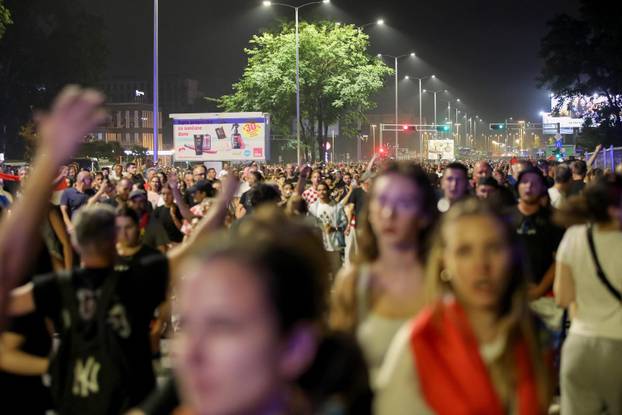 Zagreb: Završio je koncert Marka Perkovića Thompsona, kolone ljudi idu s hipodroma