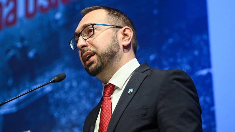 Emotivni govor Tomaševića: 'Naša moralna dužnost je da budemo zahvalni braniteljima'
