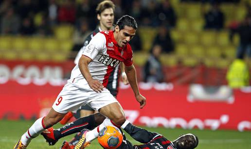 Valenciennes šokirao Monaco, Falcao promašio s bijele točke