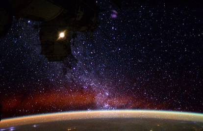 Spektakularan video: Ljepota i sjaj noćnog neba nad Zemljom