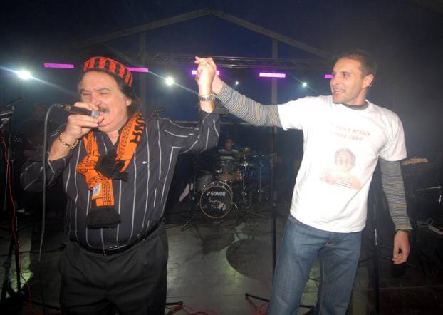 Šibenik: Šiben?ane u novu 2009. uz pjesmu uveo Mišo Kova?