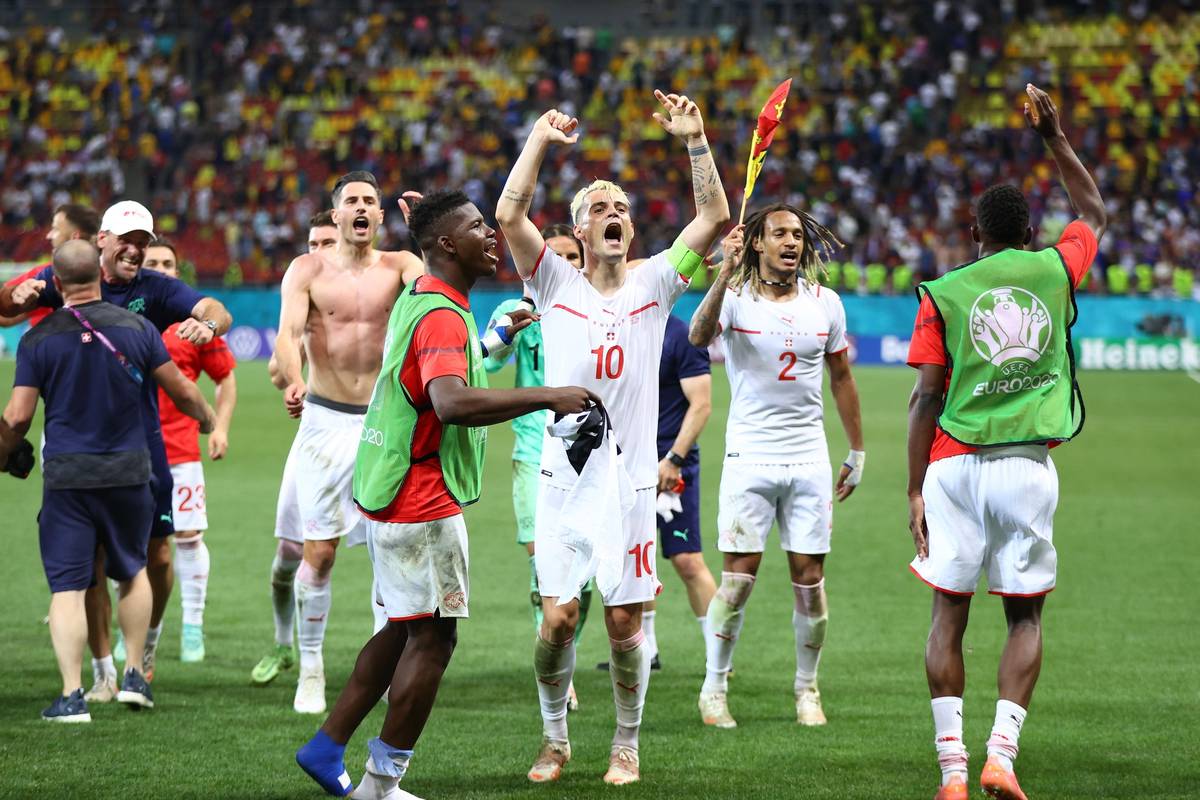 Gavranović je švicarski junak, Mbappe francuski tragičar, svjetski prvaci ispali u drami!
