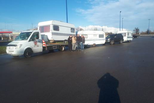 Deseci kamp kućica iz Zadra i Istre uskoro će stići do Gline