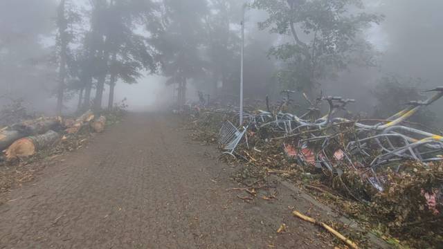 Ove godine nema skijanja na sljemenskom Crvenom spustu: Žičara Trosjed je teško oštećena