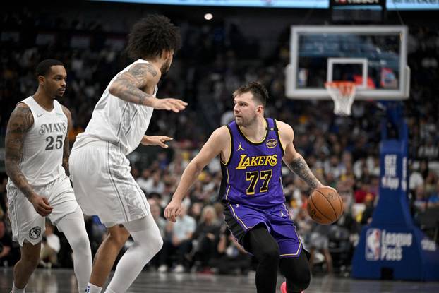 NBA: Los Angeles Lakers at Dallas Mavericks