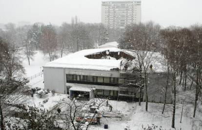 Ravnatelj škole: Kad se snijeg otopi sagradit ćemo novi krov
