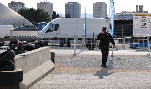 FOTO Ovo je mjesto nesre&cacute;e na utrci u Zadru: Voza&ccaron; je izletio sa staze, &ccaron;etvero ljudi je ozlije&dstrok;eno