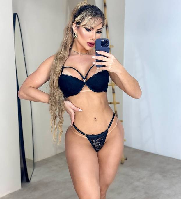 FOTO Nije Indijanka, ali zovu je 'Guza koja ometa':  'Stražnjica je prirodna. O njoj svi pričaju...'