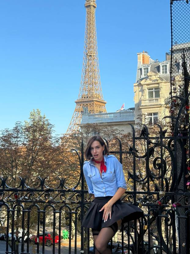 FOTO Zgodna stjuardesa hitno traži muža: Sama sam već 3 godine, želim da bude stariji...