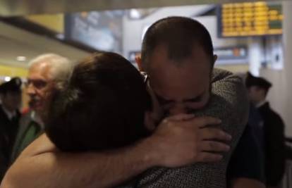 Mislila da je mrtav: Nakon 41 godinu zagrlila je svoga sina