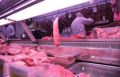 Trgovci traže odmrzavanje cijena šećera i povećanje marže na svinjsko meso zbog gubitka