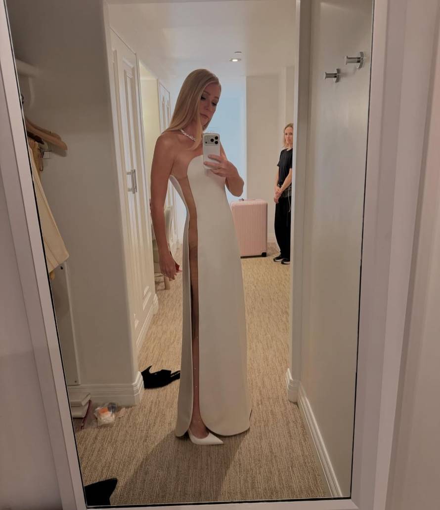 Ispadaju oči zbog Gwyneth Paltrow (53): Bez gaćica u haljini riskirala da pokaže sve