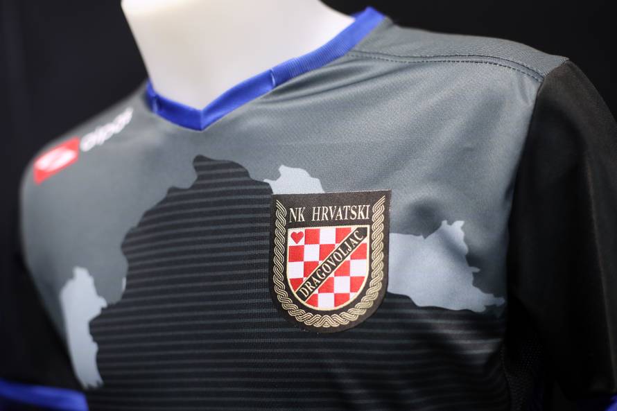 Lijepa li si: Novi dizajn dresa Dragovoljca baš je prekrasan