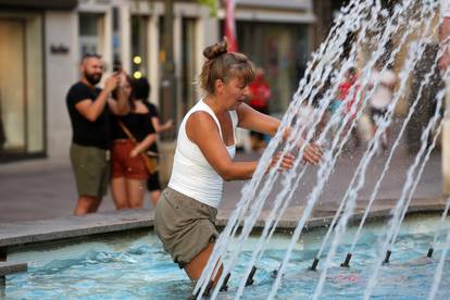 Rijeka: U sklopu Tranzit festivala održana radionica "Glasan šapat" na Jadranskom trgu