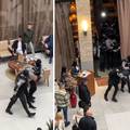 VIDEO Priveli braću Vidović u Beogradu: Maskirani policajci upali u restoran i okružili ih