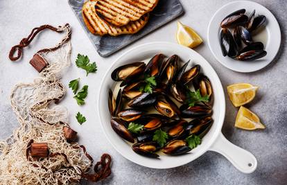 Recept za mediteransko jelo - ukusne dagnje na buzaru