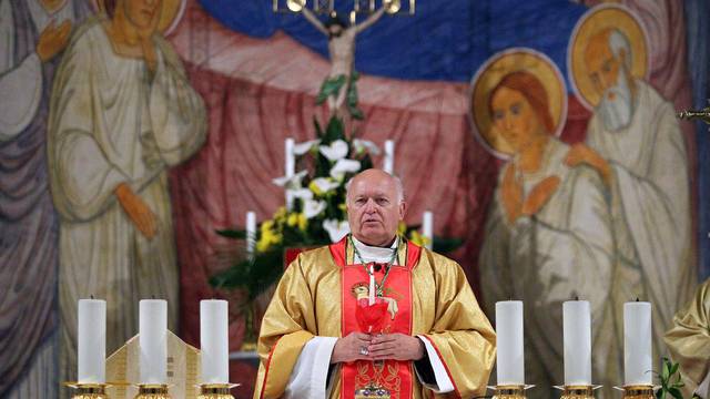 Beograd: Nadbiskup Ladislav Nemet služio je Uskrsno bdjenje