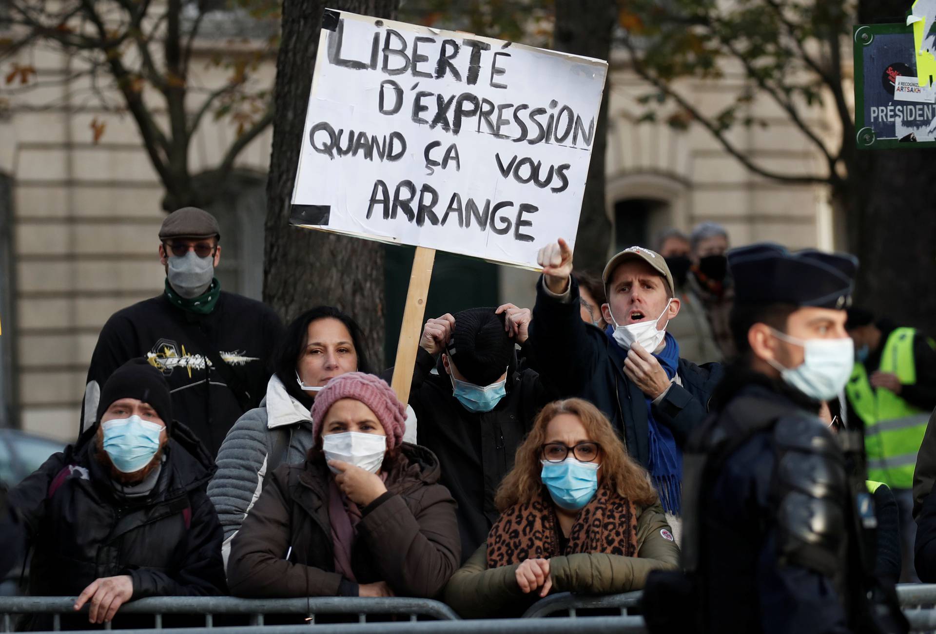 Protests over proposed curbs on identifying police in Paris