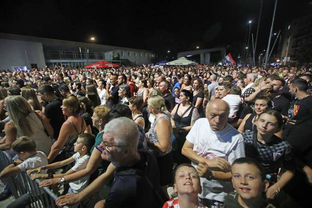 Knin: Koncertom Mate Bulića i Maje Šuput završena proslava Dana pobjede i domovinske zahvalnosti