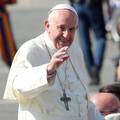Zašto je papa udario na gejeve, a ne na pedofile i silovatelje?