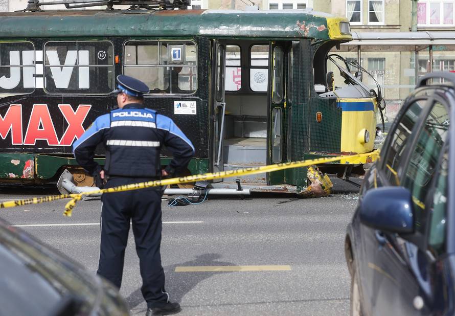 Sarajevo: Tramvaj iskočio iz tračnica u središtu grada