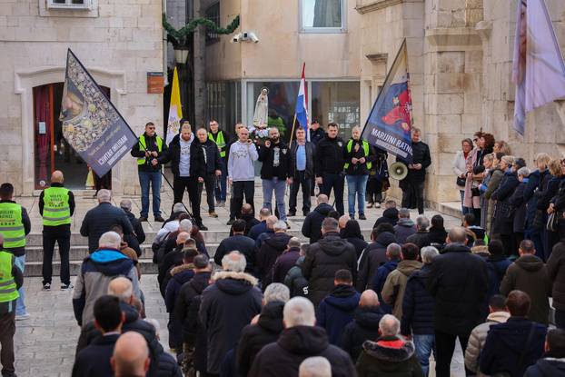 Split: Molitelji na Peristilu okupili su se i ove prve subote u mjesecu