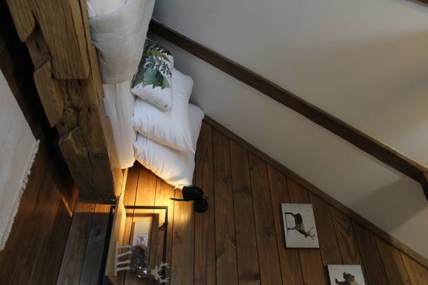 FOTO Ova kuća blizu Zagreba pravi je raj - filmove možete gledati iz bačve za kupanje!