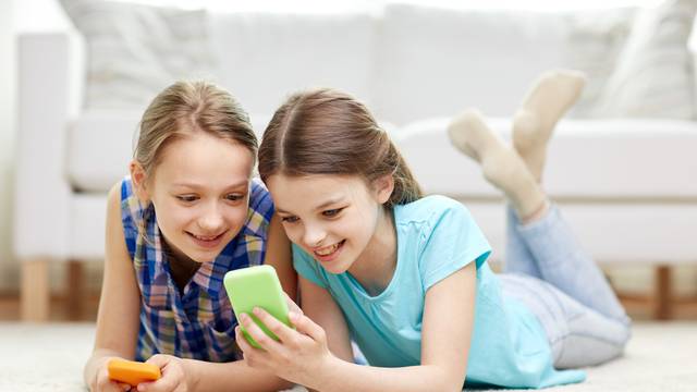 Naučite dijete kako se ponašati na društvenim medijima: Evo koje mjere trebate poduzeti