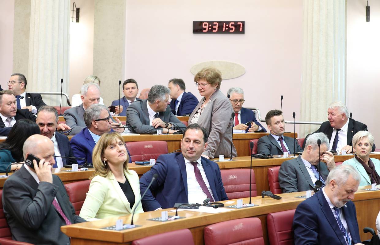 Desna oporba: Zakon o pobačaju negira pravo na život